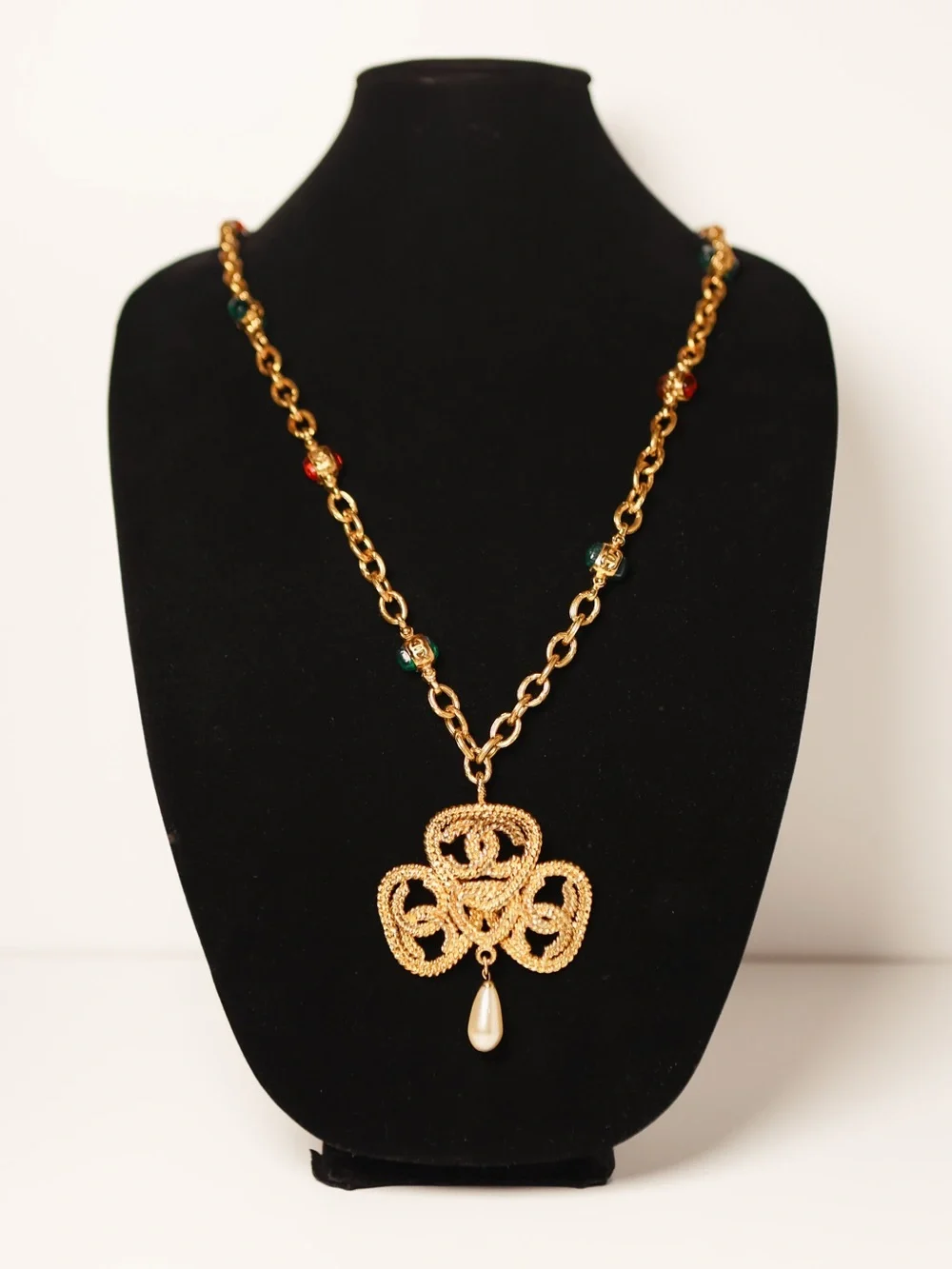 Authentic Vintage Chanel CC Trinity Clover Pendant Gripoix Necklace